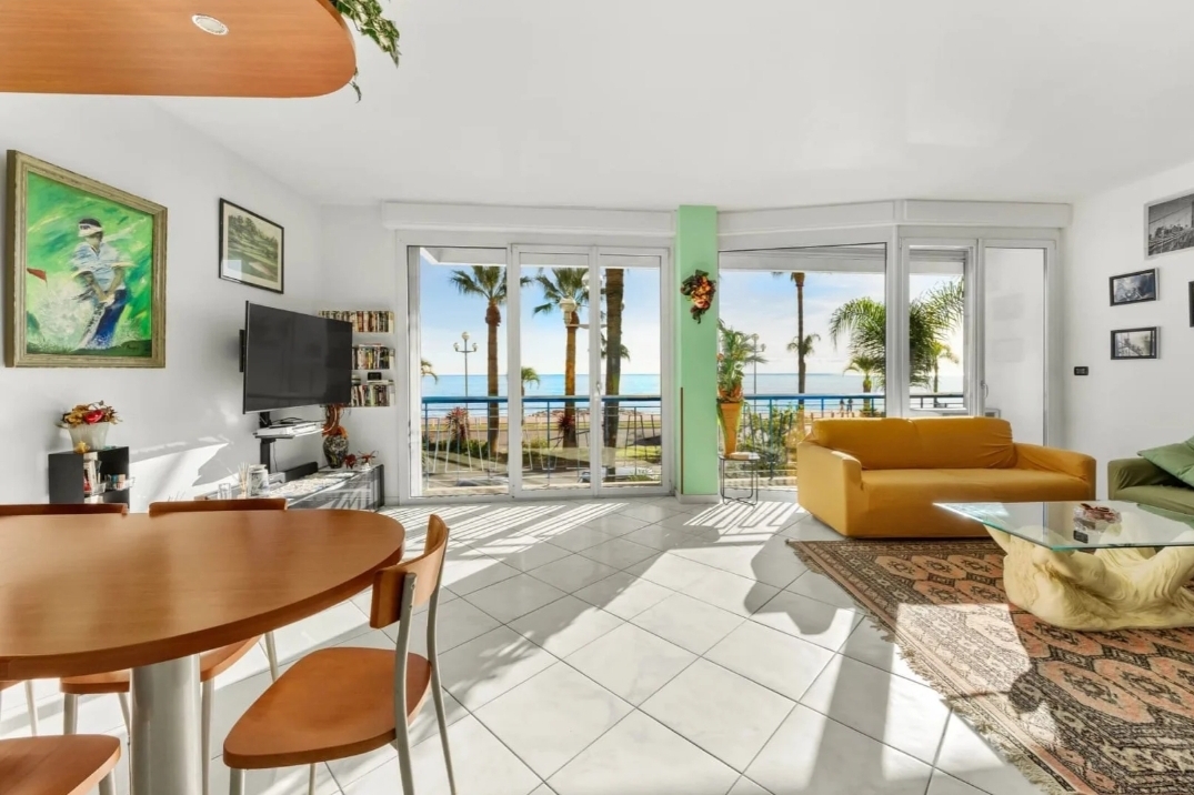 Sea View Apartment for Sale in Nice Fabron | Promenade des Anglais, French Riviera